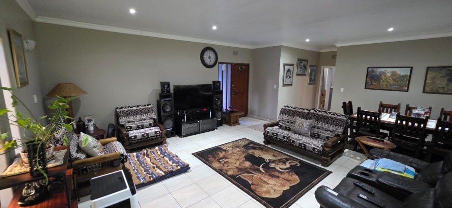 3 Bedroom Property for Sale in Flamwood North West
